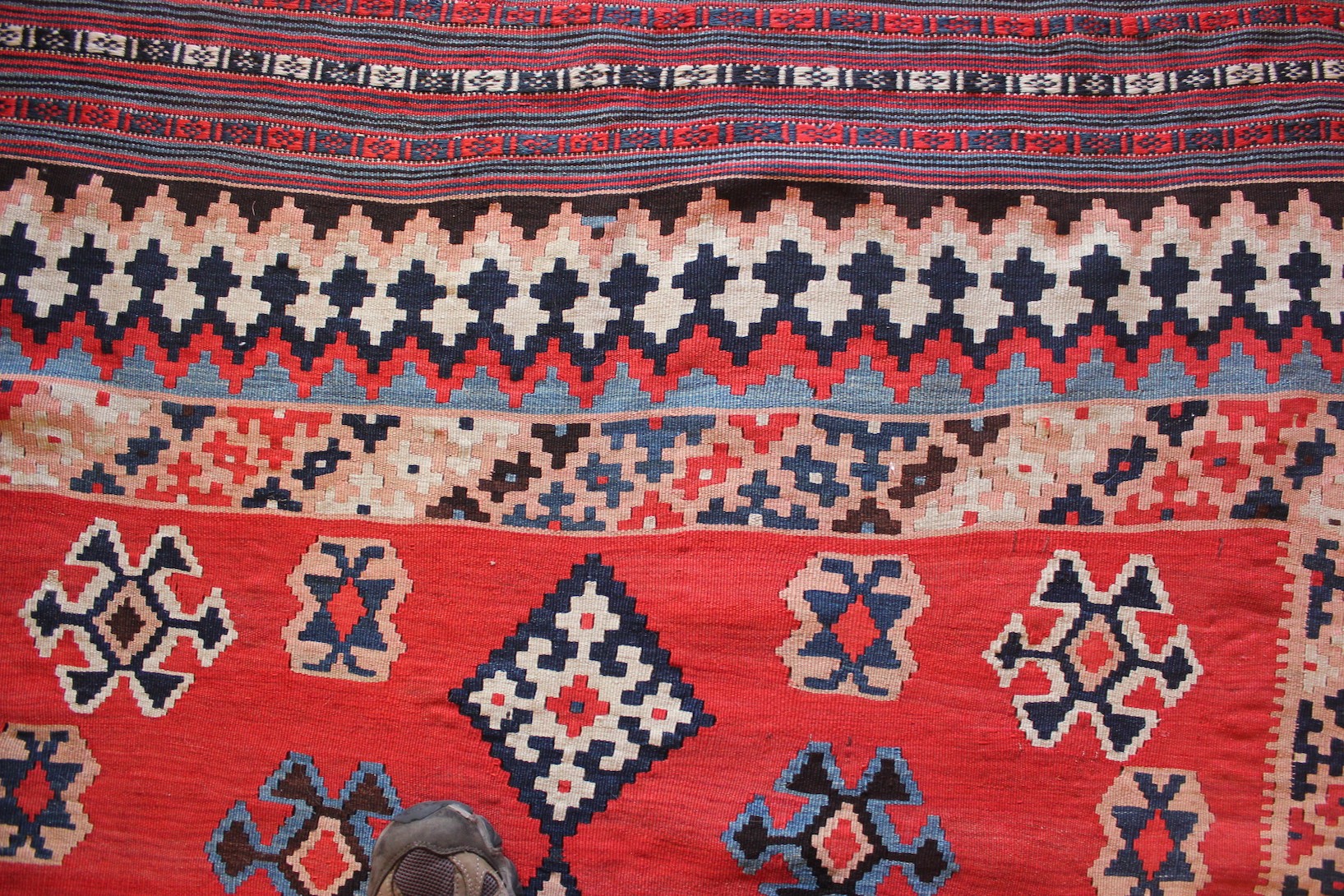 Antique Qashgai kilim - Image 5
