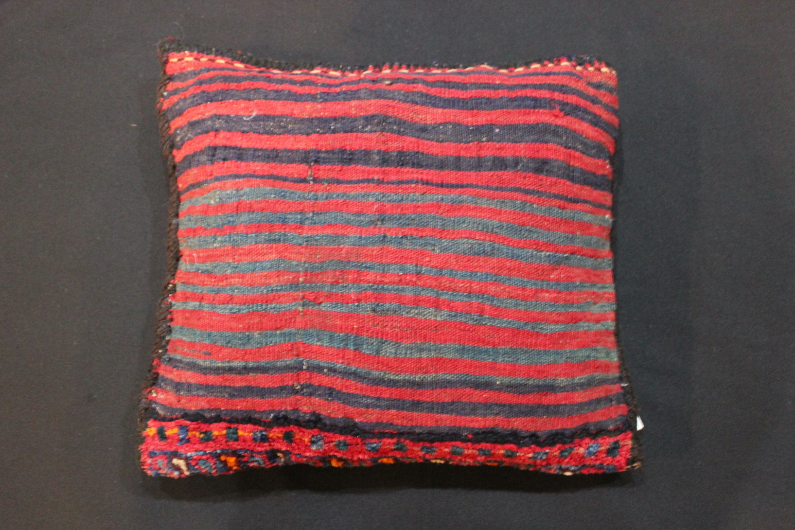 Luri chanteh bag/cushion. - Image 2