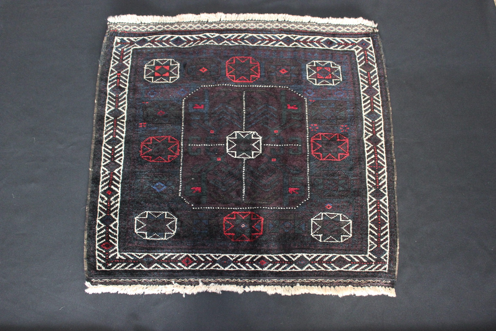 Pair of antique Baluch bag fronts - Image 2