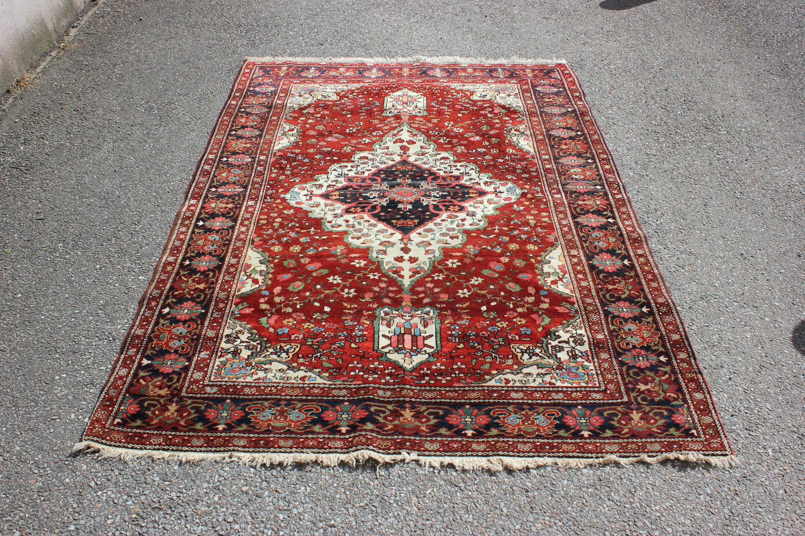 Antique Saruk rug