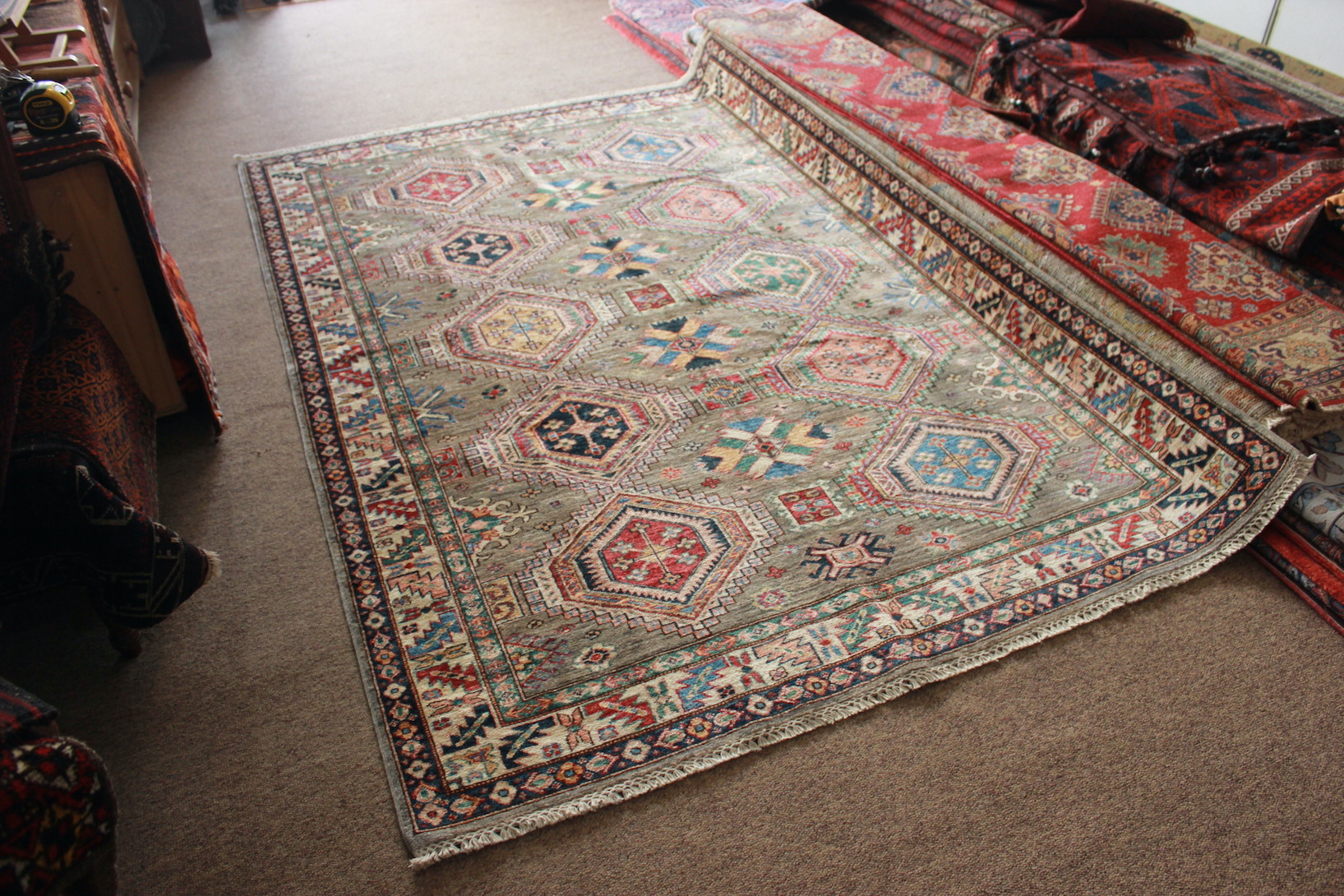 Fine Grade Kazak rug - Image 3