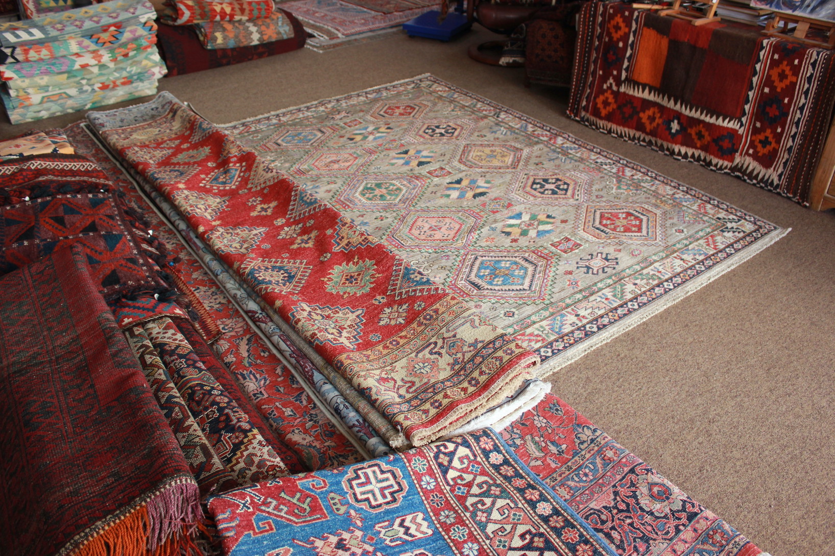 Fine Grade Kazak rug - Image 5