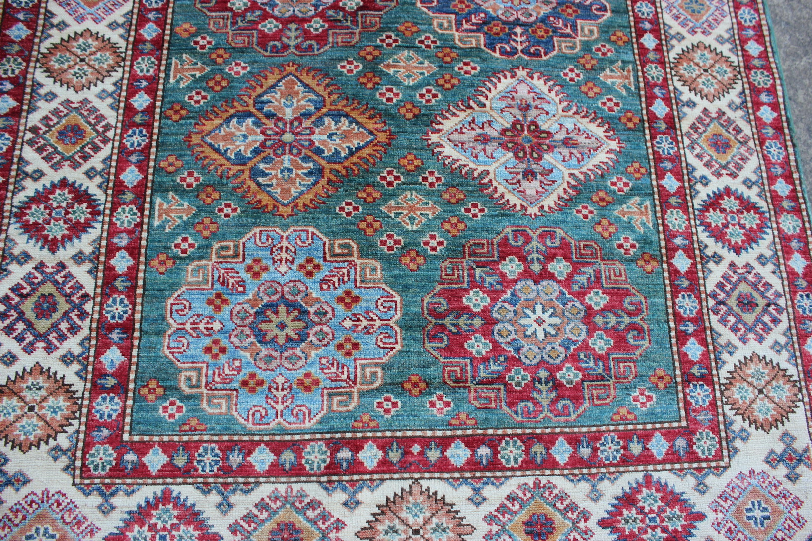 Fine Grade Kazak rug - Image 3