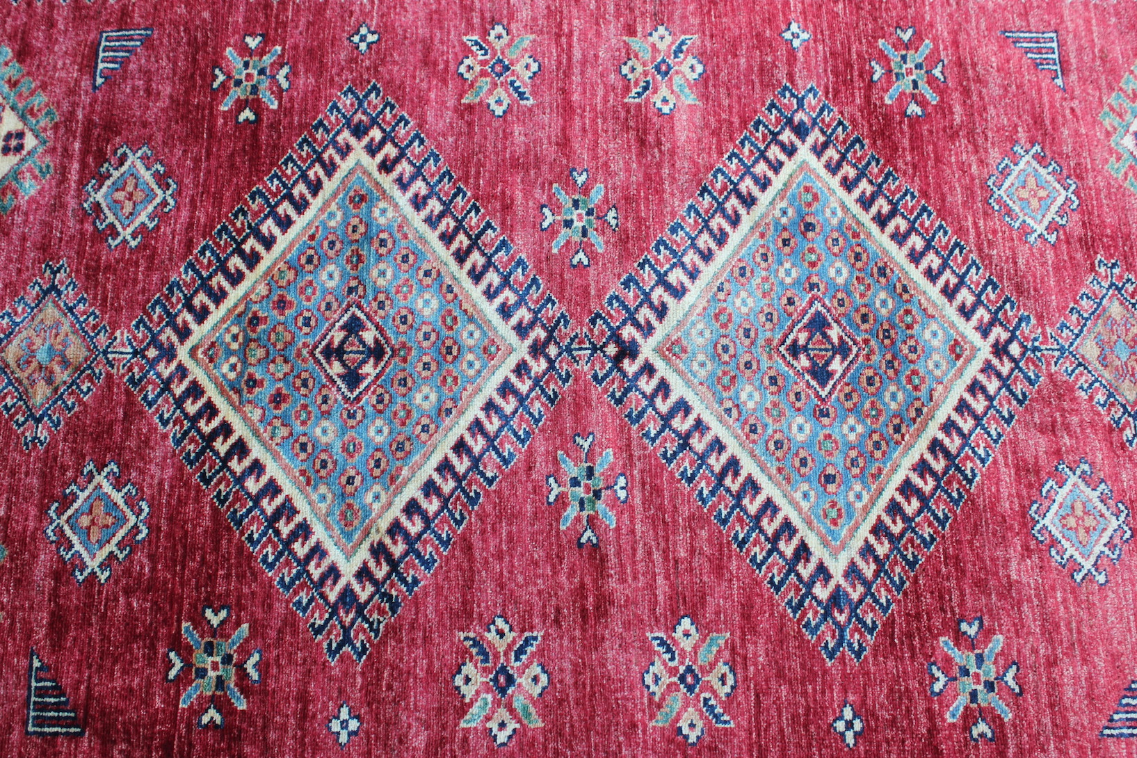Fine Grade Kazak rug - Image 4