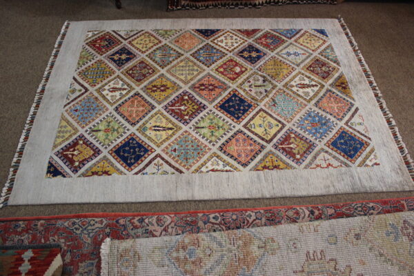 Aryana rug - Image 2