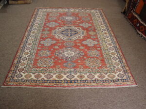 Fine Grade Kazak rug