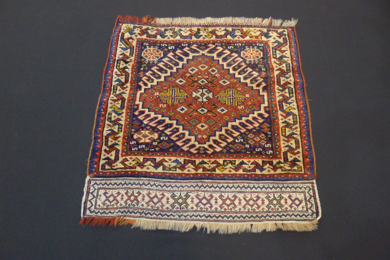 Antique Luri Bagface